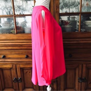 EUC Vince Camuto slit sleeve pink blouse